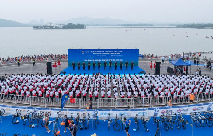 星空·综合(体育中国)官方网站,[图]第13届全国大乒赛：交大勇夺高水平组女单冠军